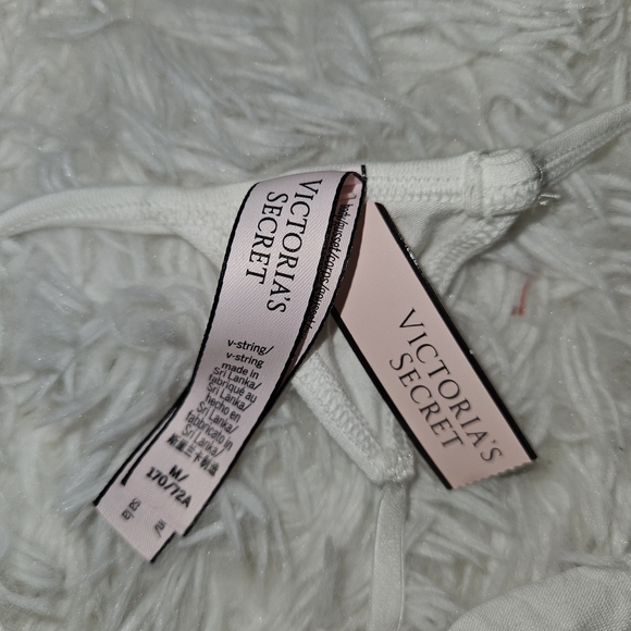 NWT VS - Picture 3 of 4